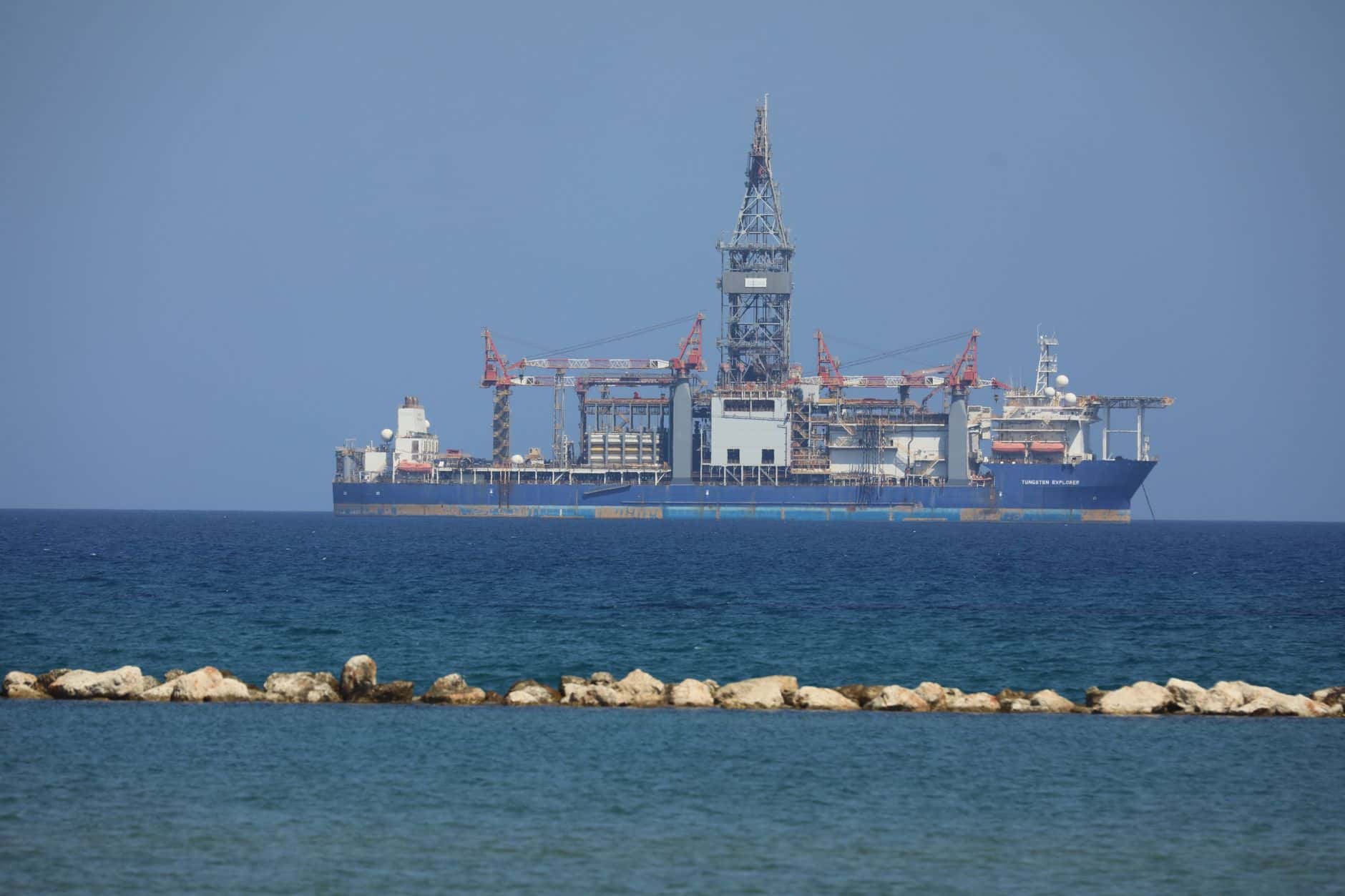 W2 to 1099 Survival: How 2026 Oil Strikes Change Your Tax Strategy