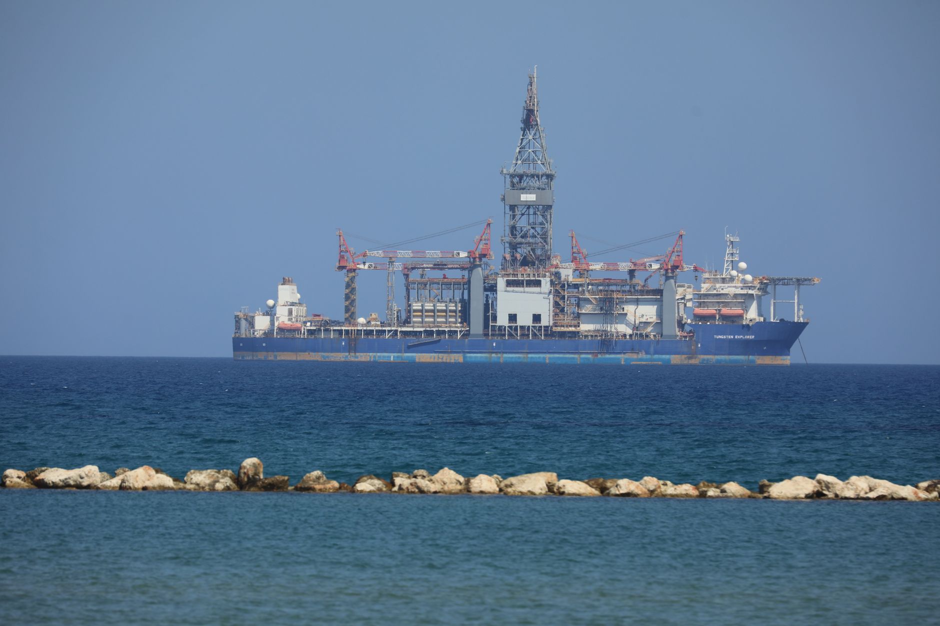 W2 to 1099 Survival: How 2026 Oil Strikes Change Your Tax Strategy